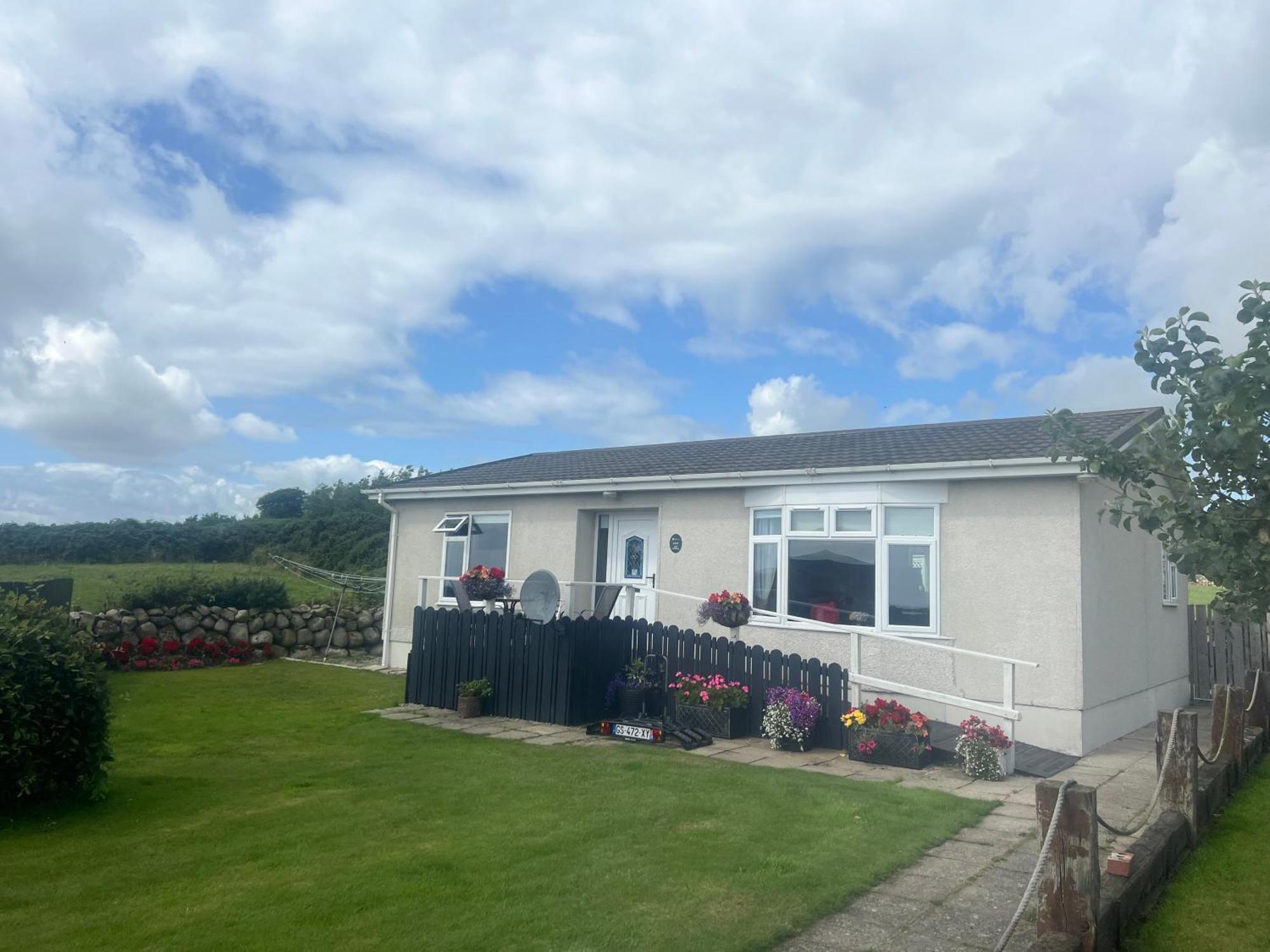 Moneydarragh Cottage With Uninterrupted Mountain And Sea Views- Hot Tub Available For Hire Annalong Luaran gambar